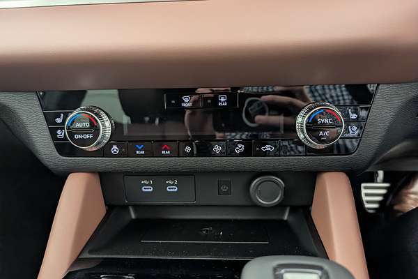 2025 Mitsubishi Outlander Exceed Tourer ZM