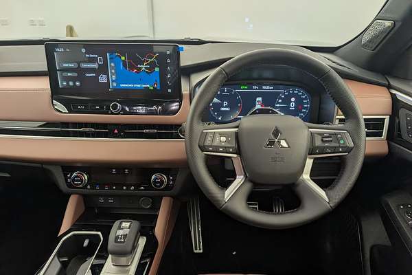 2025 Mitsubishi Outlander Exceed Tourer ZM