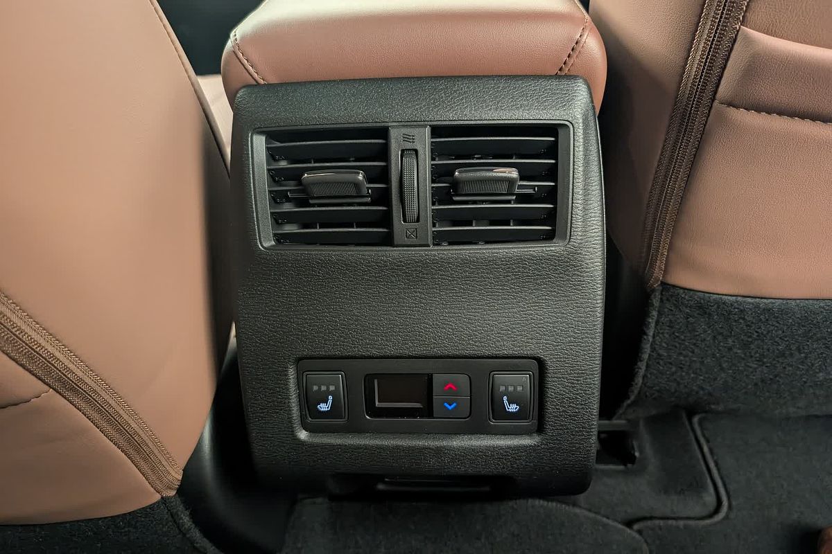 2025 Mitsubishi Outlander Exceed Tourer ZM