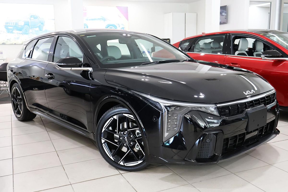 2025 Kia K4 GT-Line CL4m