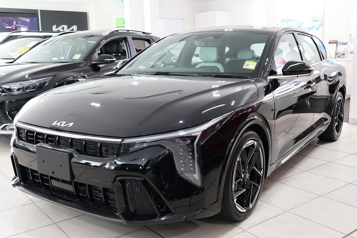 2025 Kia K4 GT-Line CL4m