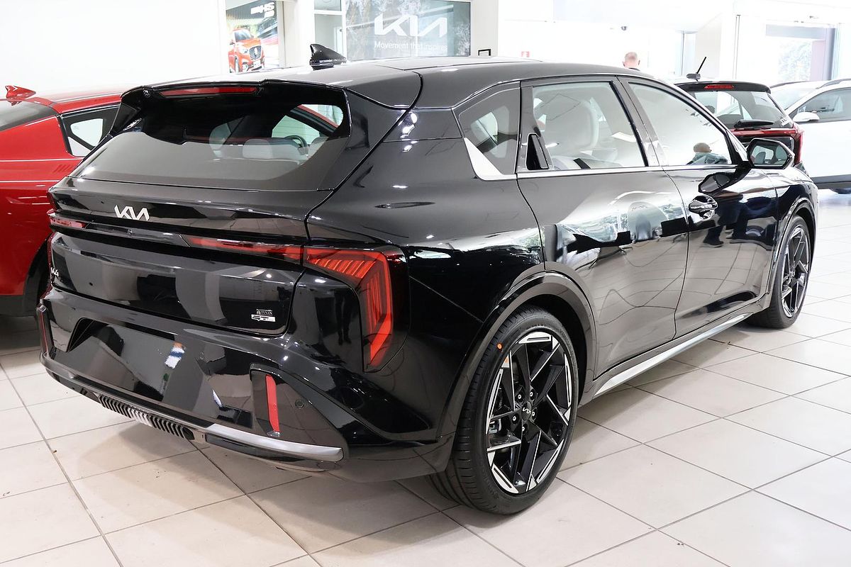 2025 Kia K4 GT-Line CL4m