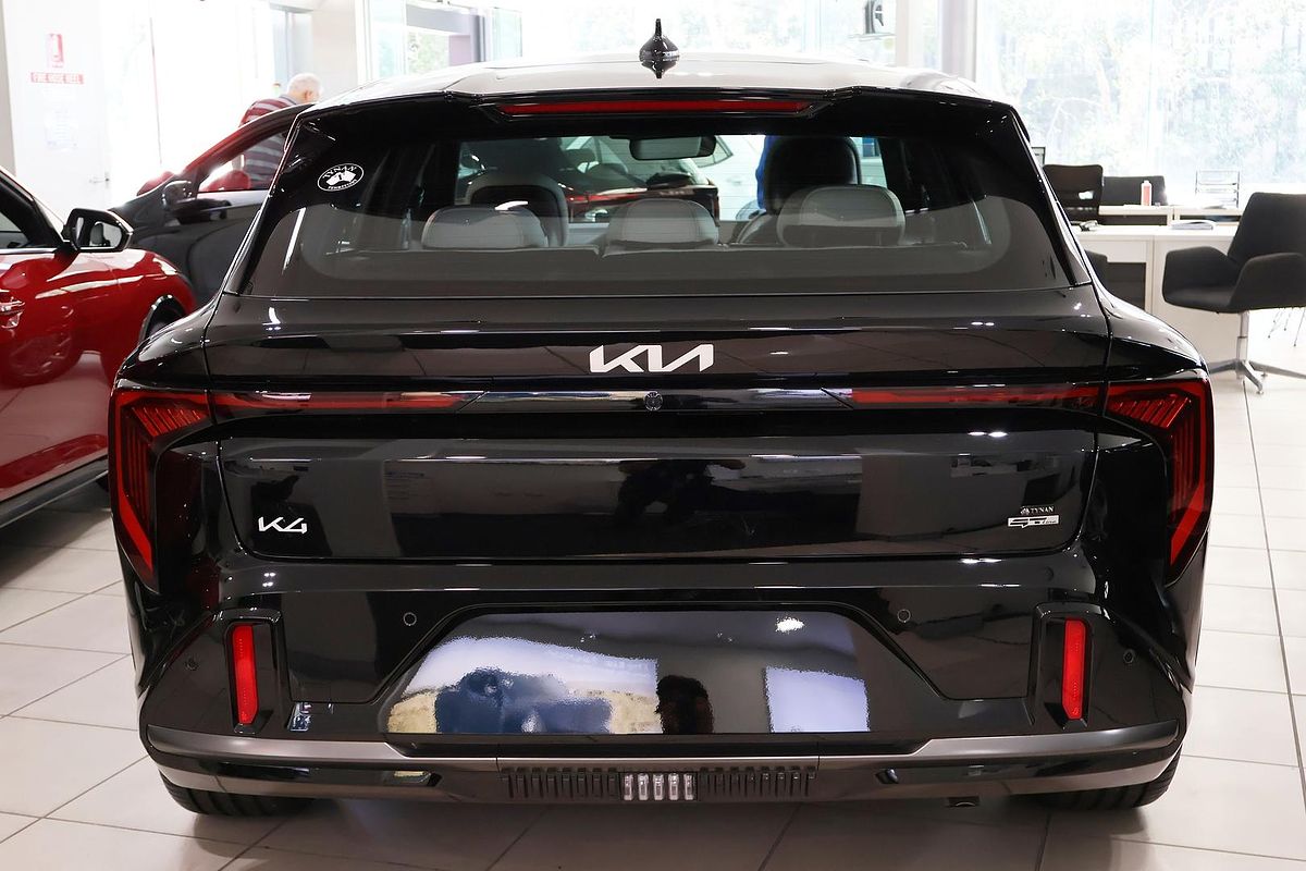 2025 Kia K4 GT-Line CL4m