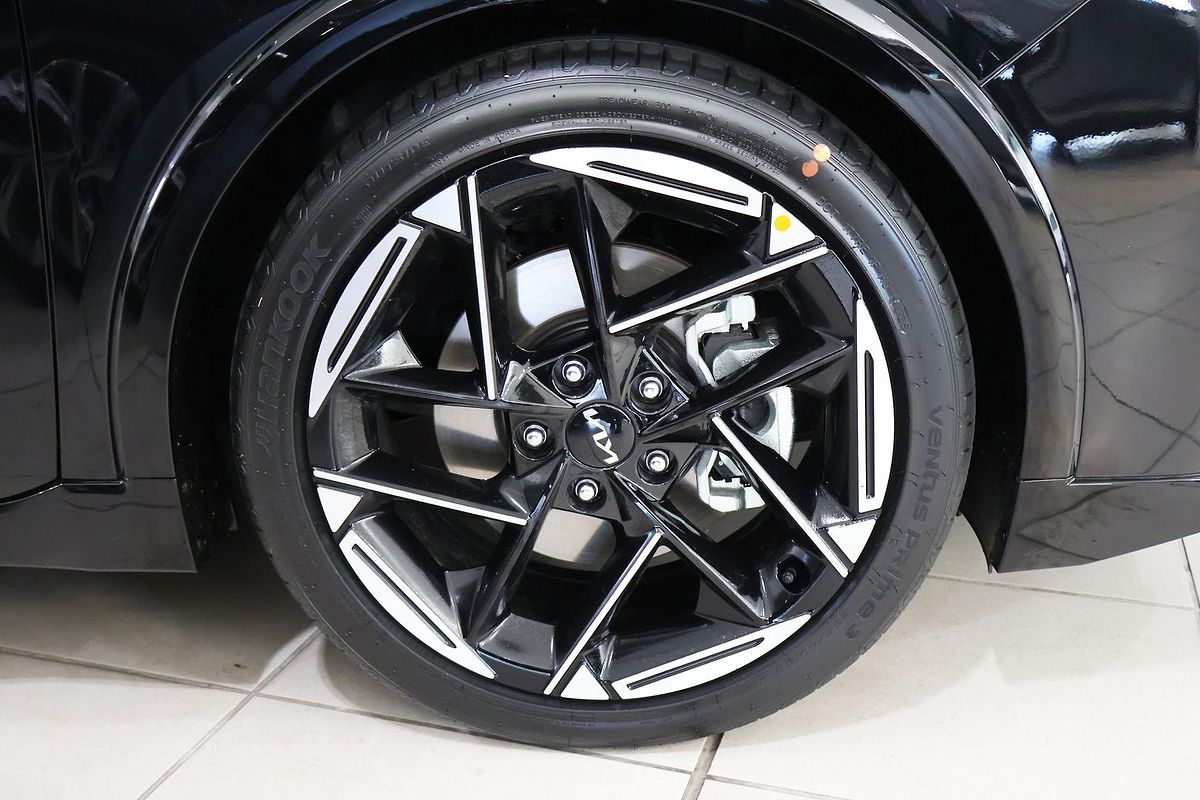 2025 Kia K4 GT-Line CL4m