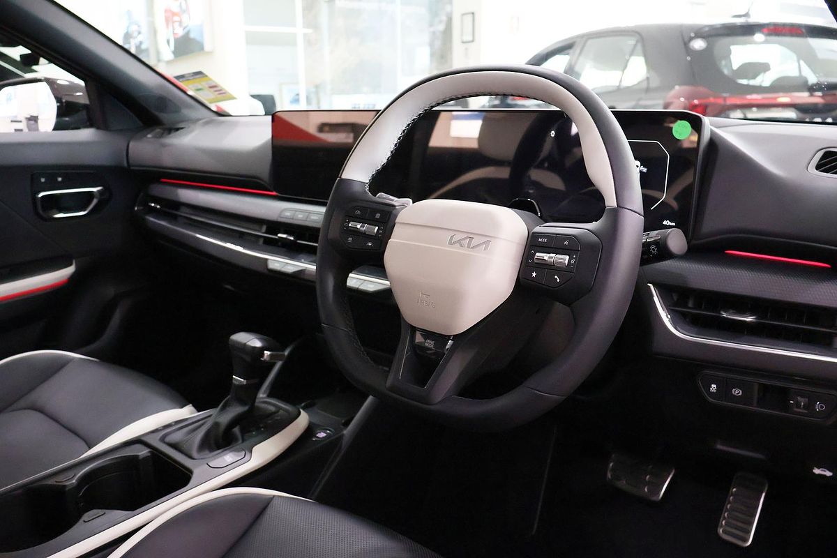 2025 Kia K4 GT-Line CL4m
