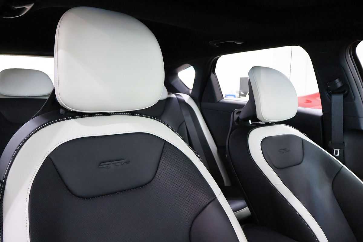 2025 Kia K4 GT-Line CL4m