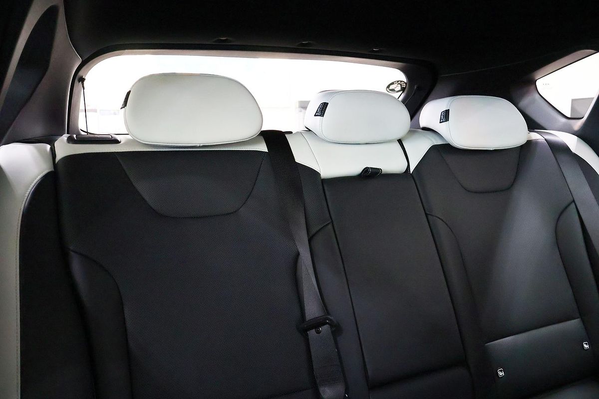 2025 Kia K4 GT-Line CL4m