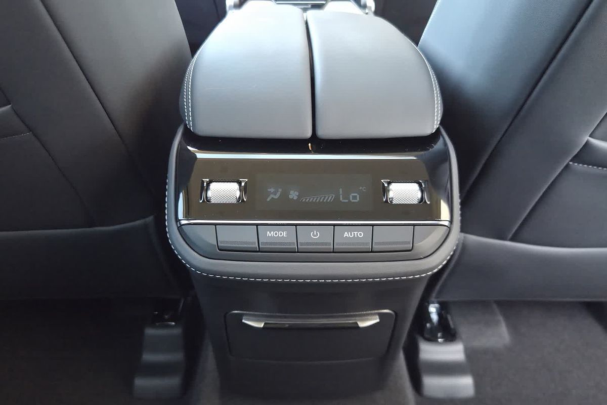 2025 LDV D90 Executive SV9A