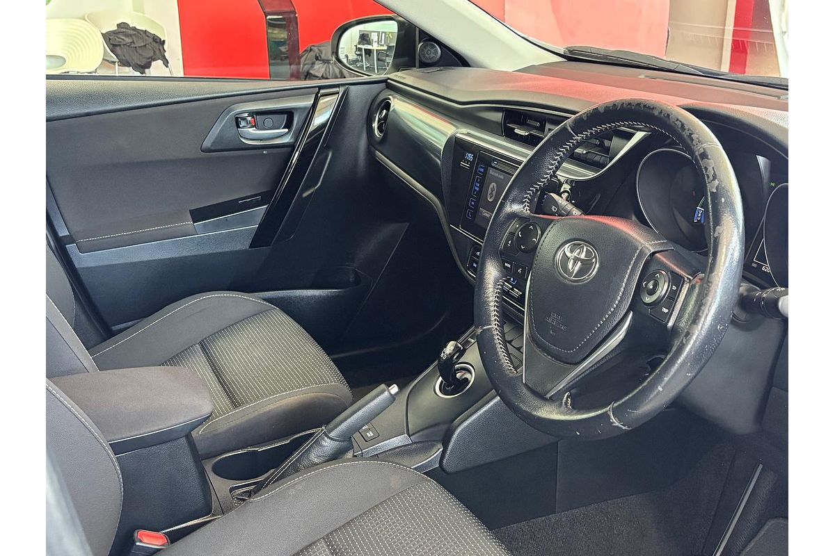 2017 Toyota Corolla Hybrid ZWE186R