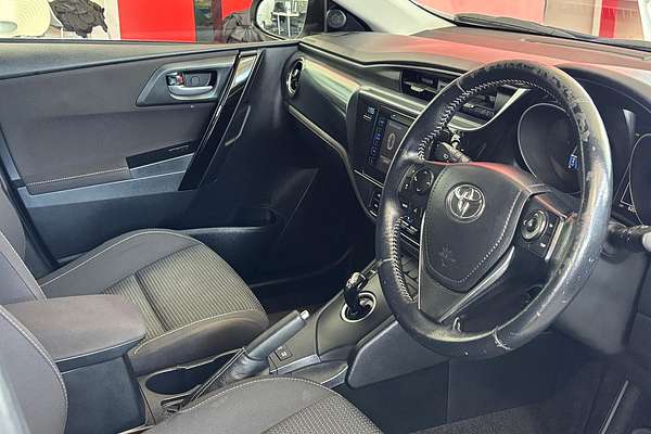 2017 Toyota Corolla Hybrid ZWE186R