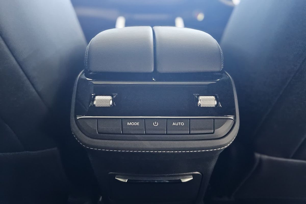 2025 LDV D90 Executive SV9A