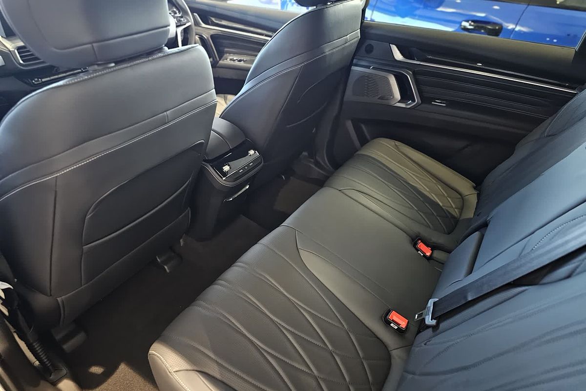 2025 LDV D90 Executive SV9A