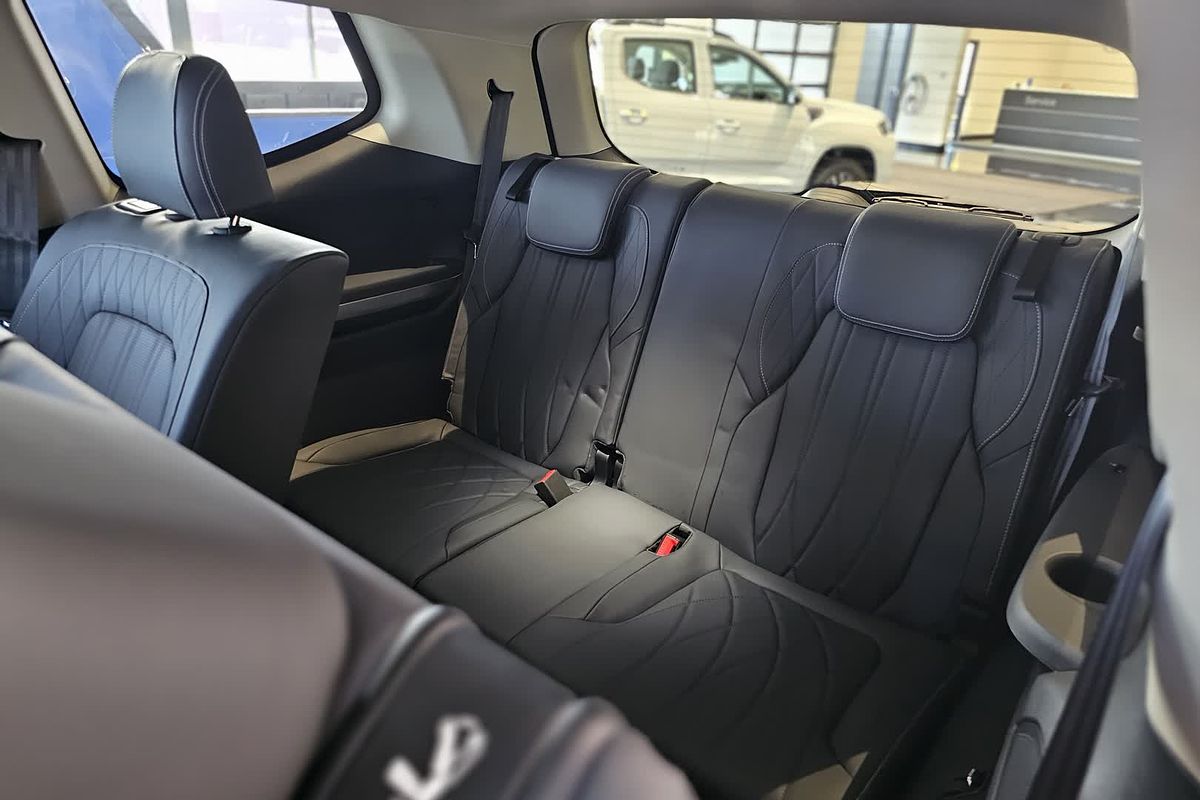 2025 LDV D90 Executive SV9A