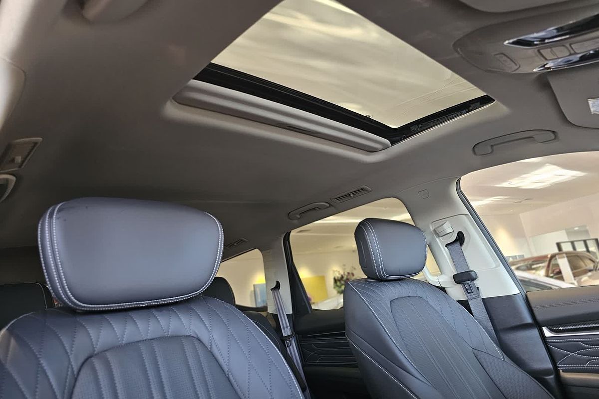 2025 LDV D90 Executive SV9A