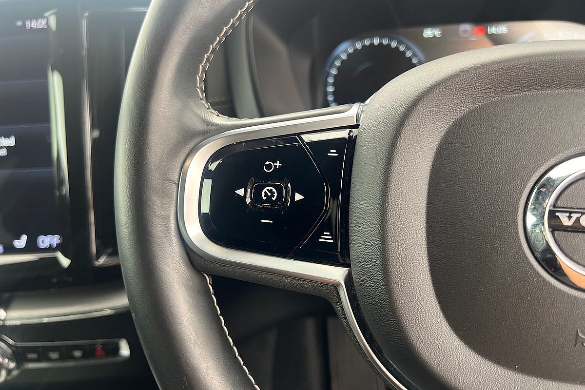 2021 Volvo XC60 T6 R-Design