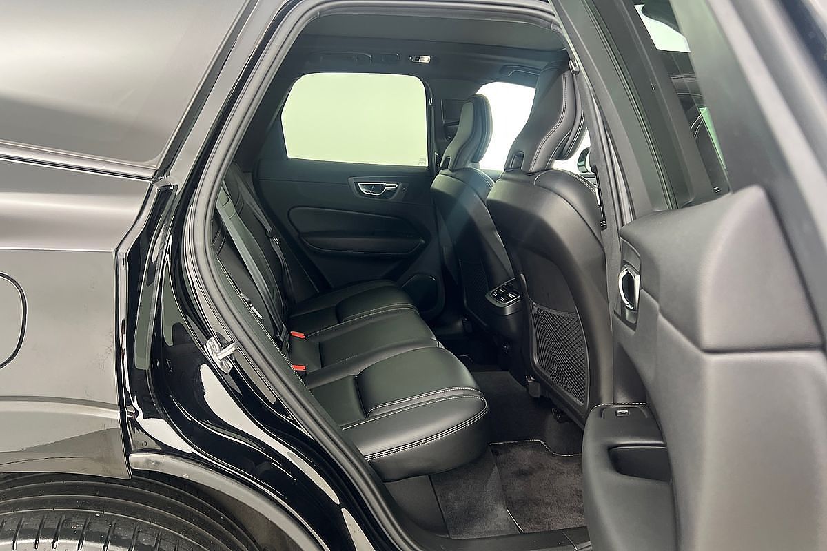 2021 Volvo XC60 T6 R-Design