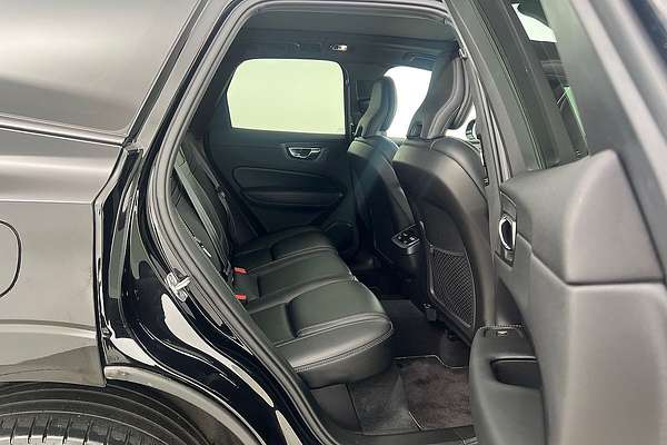 2021 Volvo XC60 T6 R-Design thumb-16
