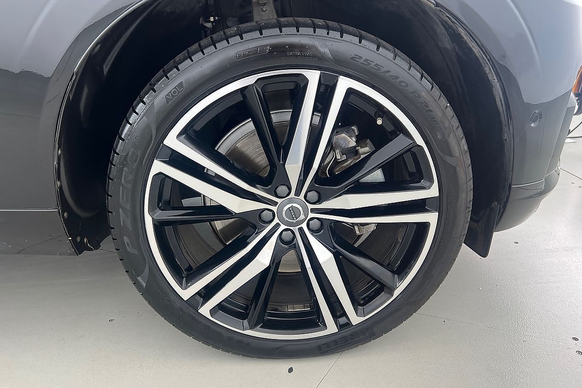 2021 Volvo XC60 T6 R-Design