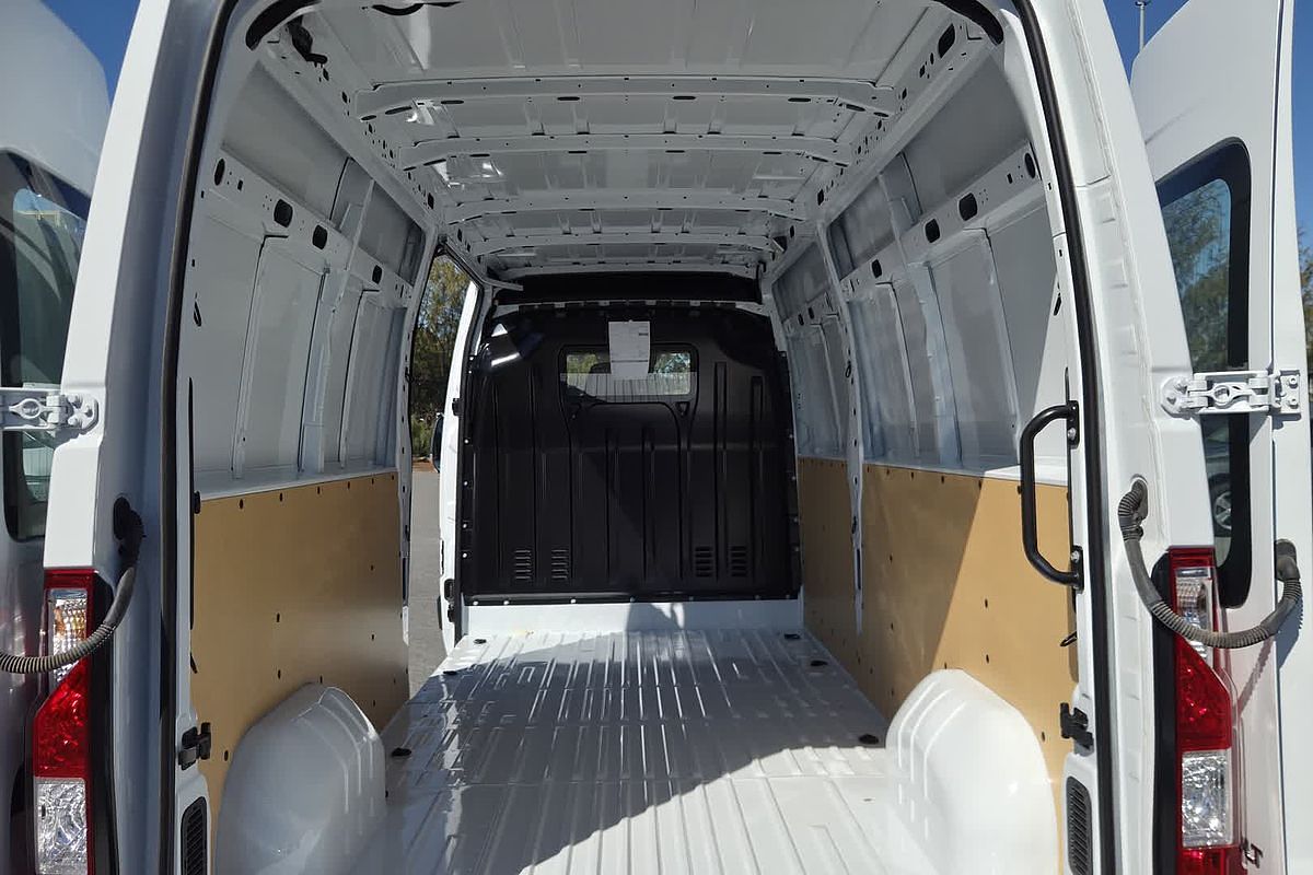 2025 Renault Master Pro 110kW X62 Phase 2 LWB Mid Roof