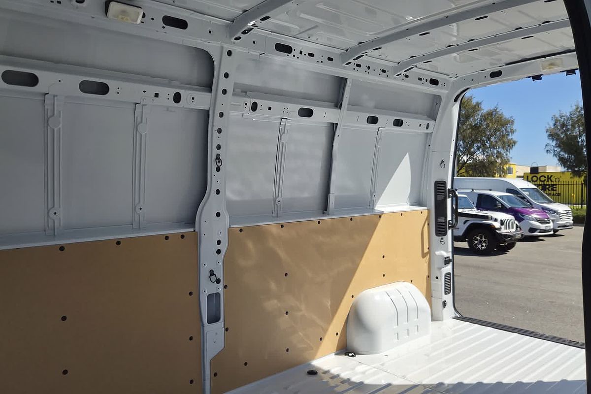 2025 Renault Master Pro 110kW X62 Phase 2 LWB Mid Roof