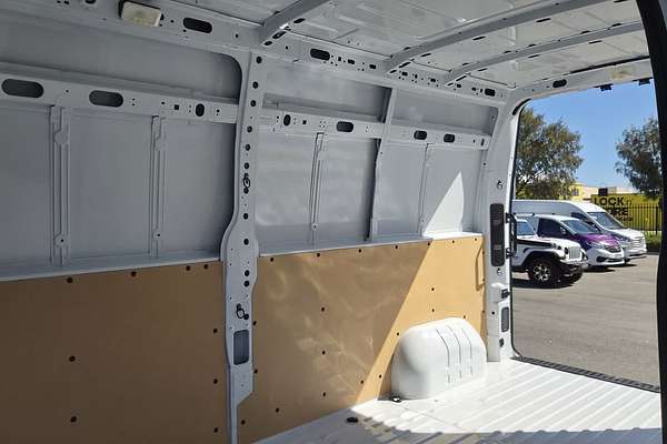 2025 Renault Master Pro 110kW X62 Phase 2 LWB Mid Roof