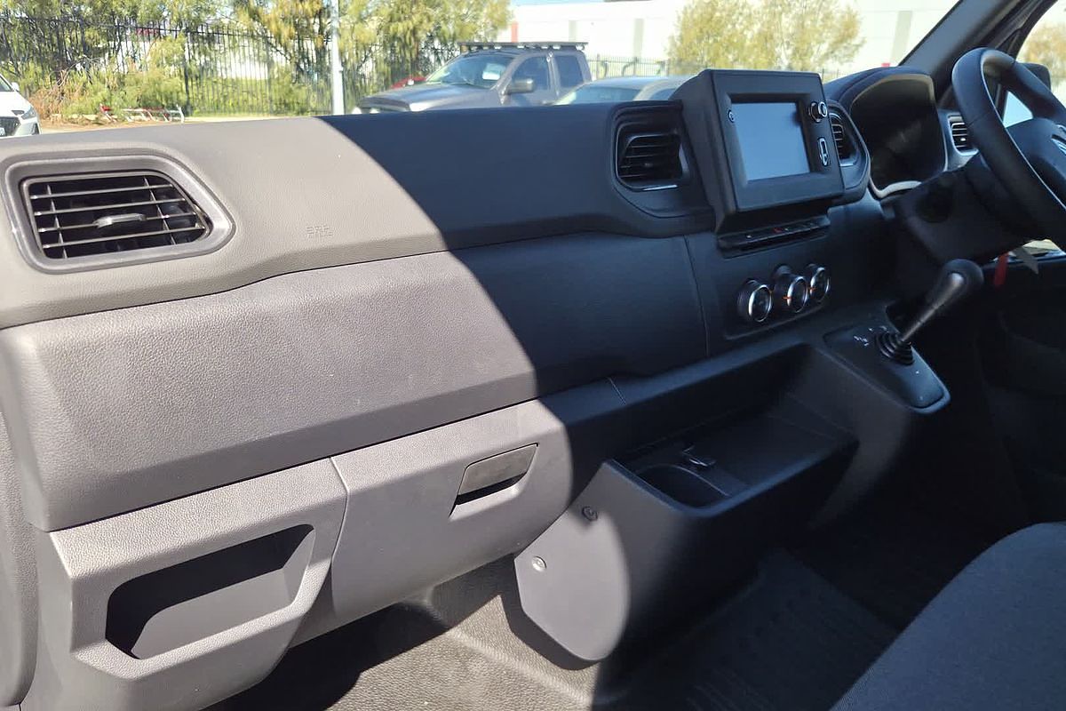 2025 Renault Master Pro 110kW X62 Phase 2 LWB Mid Roof