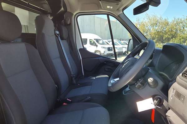 2025 Renault Master Pro 110kW X62 Phase 2 LWB Mid Roof