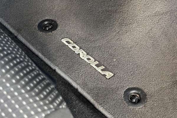 2017 Toyota Corolla Hybrid ZWE186R