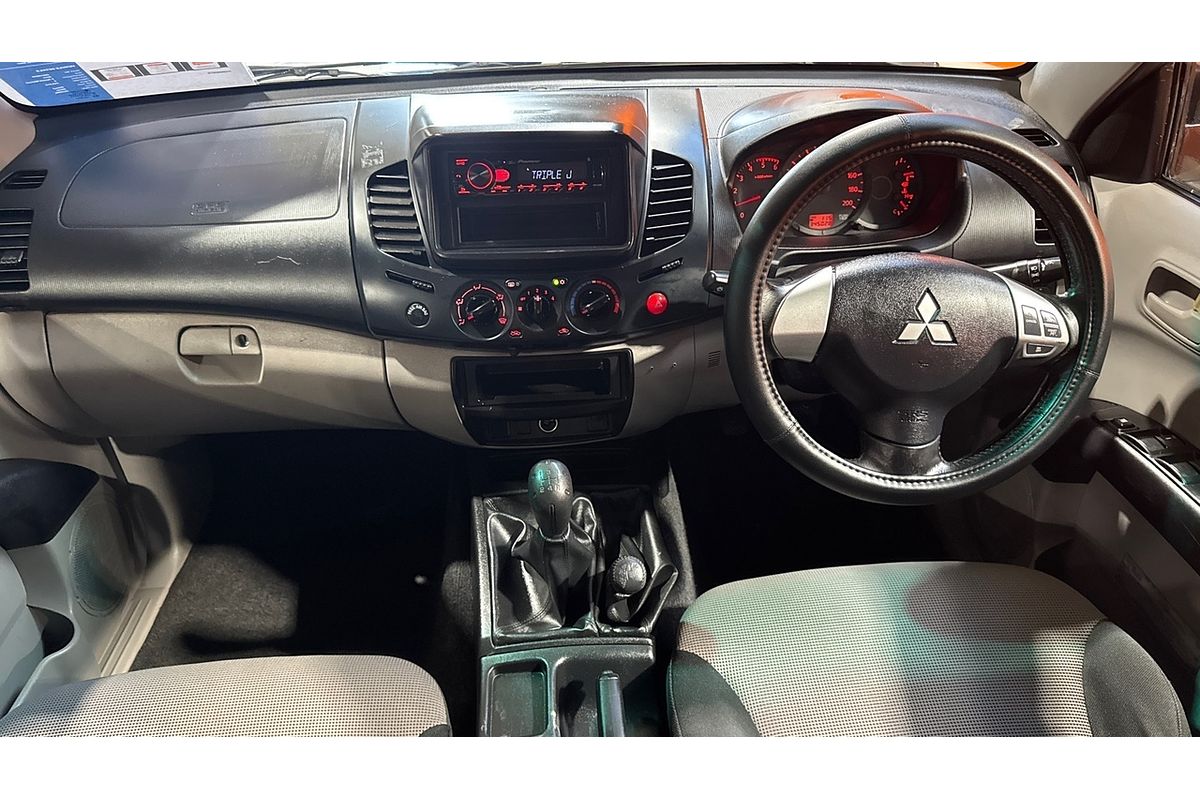 2011 Mitsubishi Triton GL-R MN 4X4