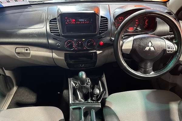 2011 Mitsubishi Triton GL-R MN 4X4