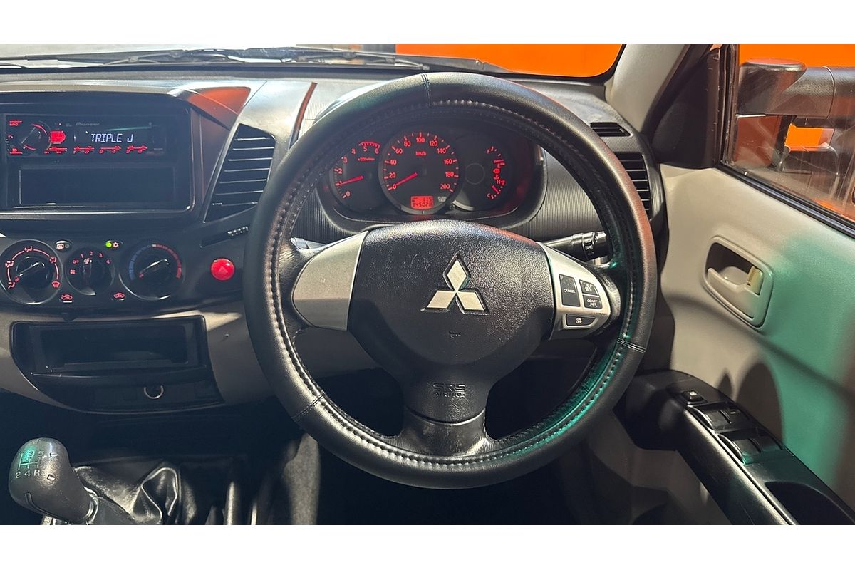 2011 Mitsubishi Triton GL-R MN 4X4