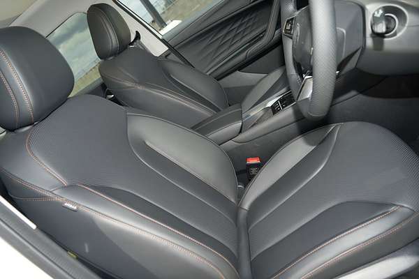 2025 MG HS Hybrid+ Essence AS33H