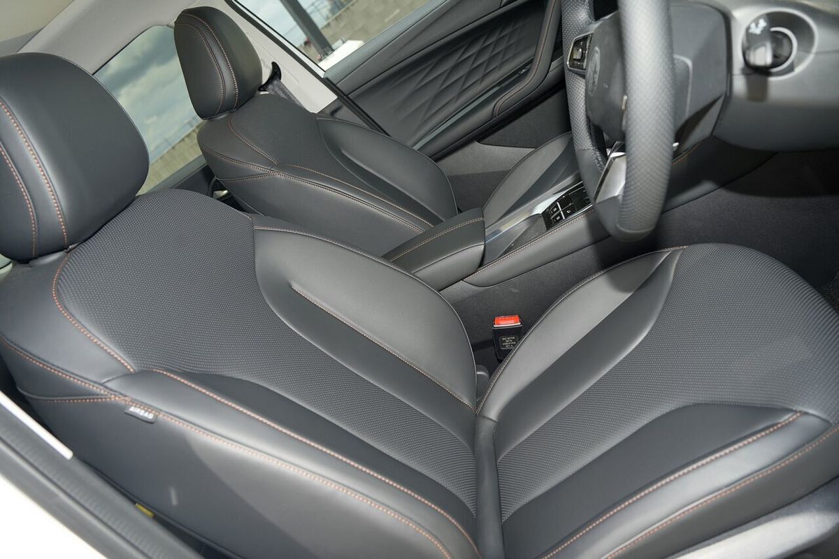 2025 MG HS Hybrid+ Essence AS33H