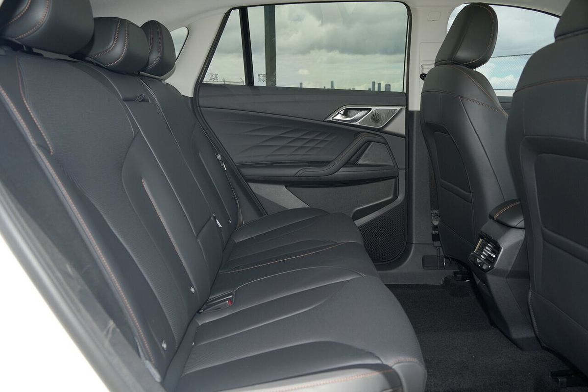 2025 MG HS Hybrid+ Essence AS33H