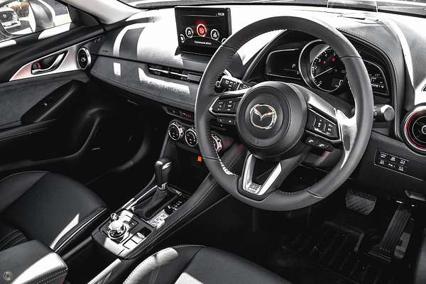 2025 Mazda CX-3 G20 Akari DK
