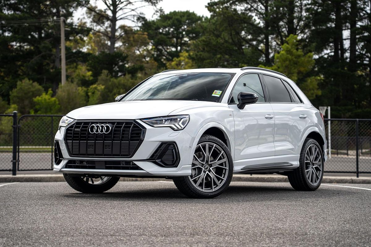 2025 Audi Q3 40 TFSI S line F3