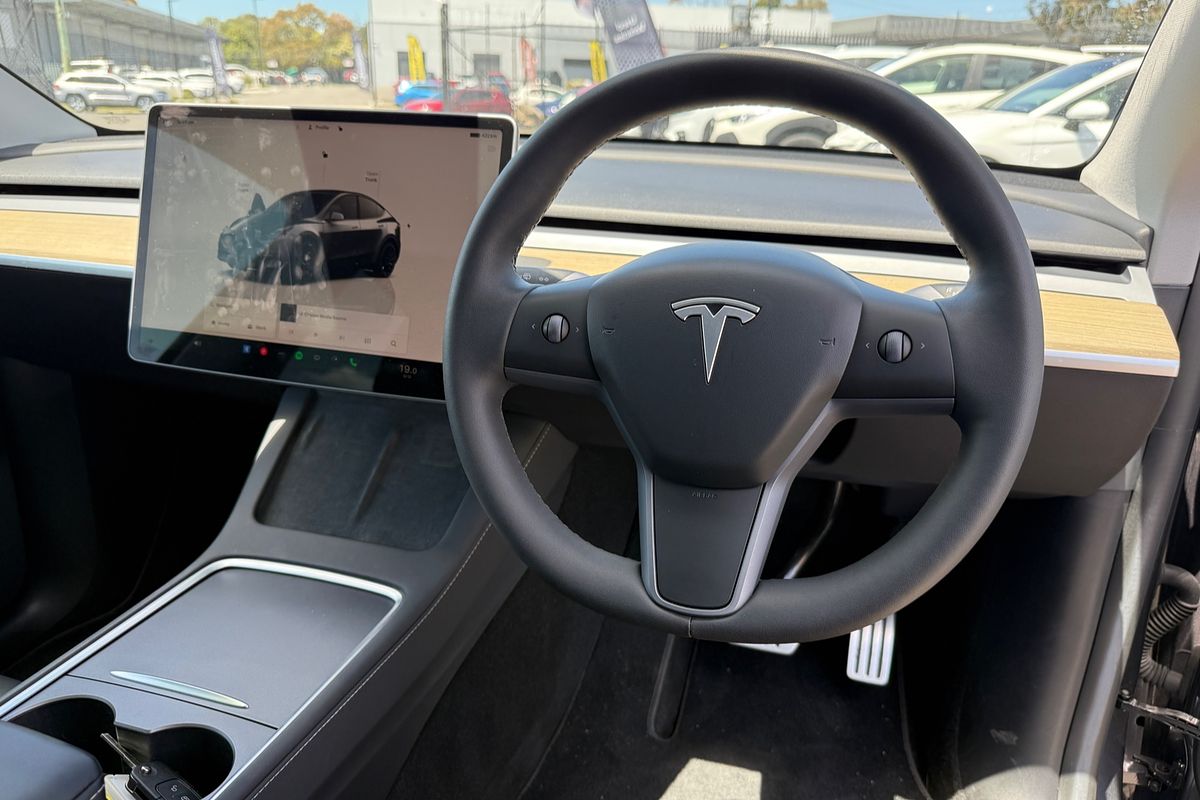 2023 Tesla Model Y Performance