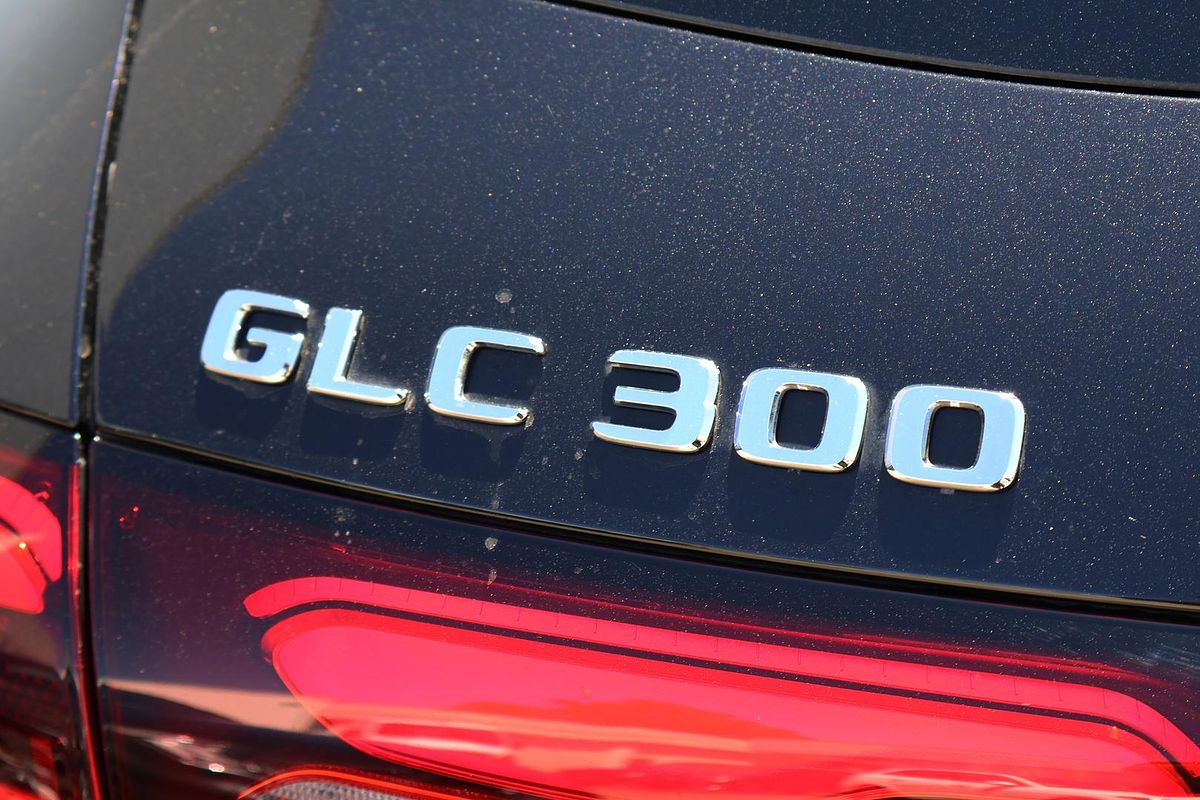2025 Mercedes-Benz GLC-Class GLC300 X254