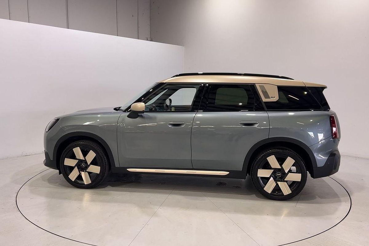 2025 MINI Countryman S Classic U25