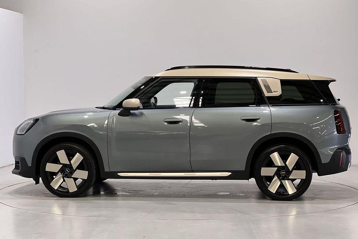 2025 MINI Countryman S Classic U25