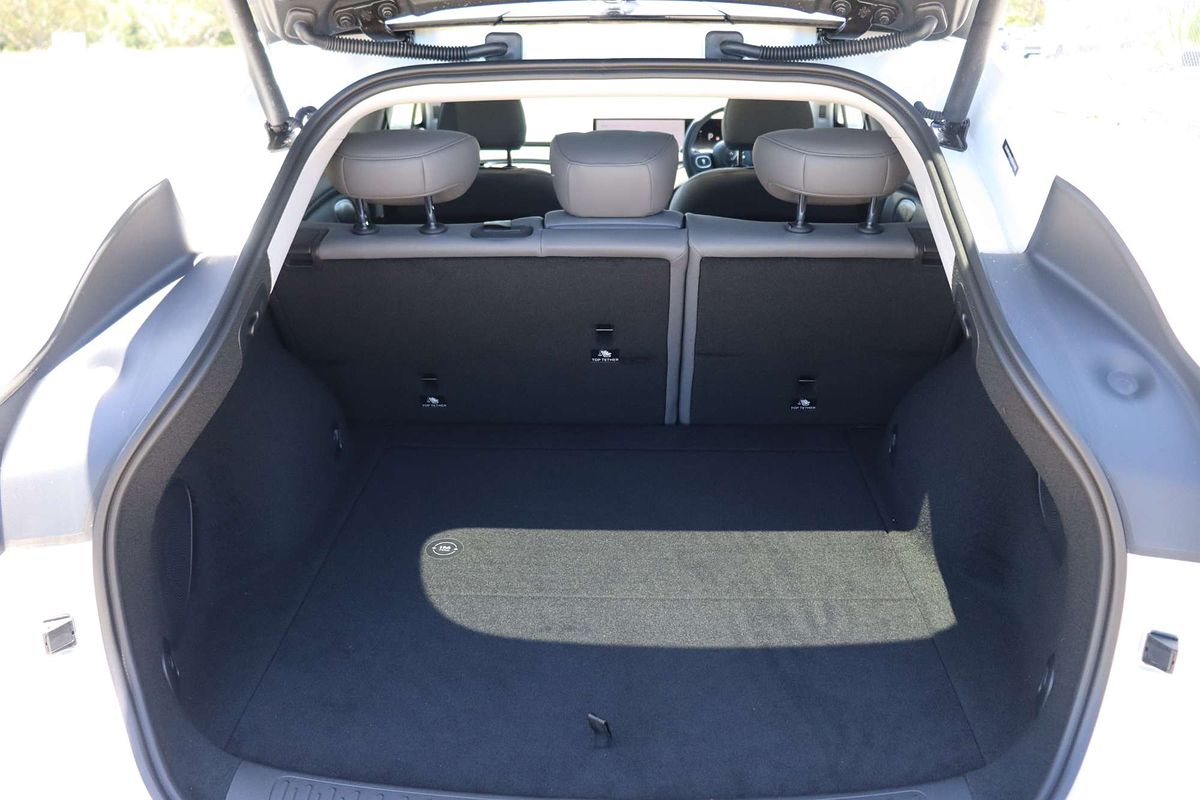 2025 MG IM6 Performance S12L