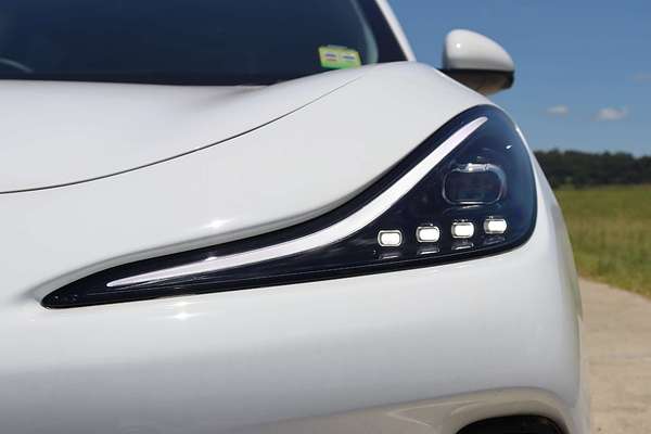 2025 MG IM6 Performance S12L