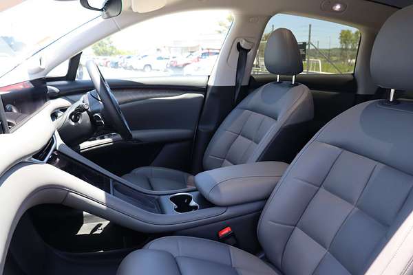 2025 MG IM6 Performance S12L