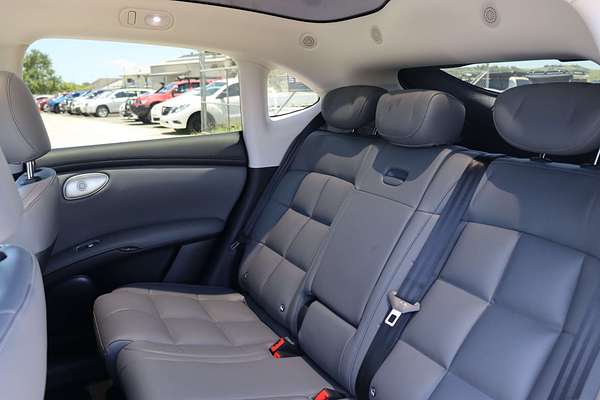 2025 MG IM6 Performance S12L