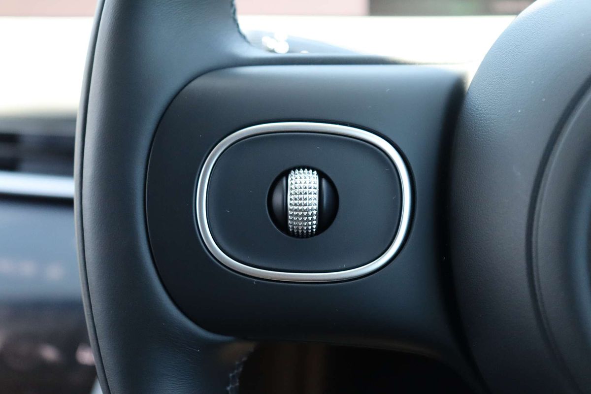 2025 MG IM6 Performance S12L