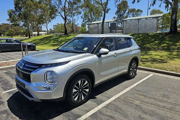 2025 Mitsubishi Outlander LS ZM