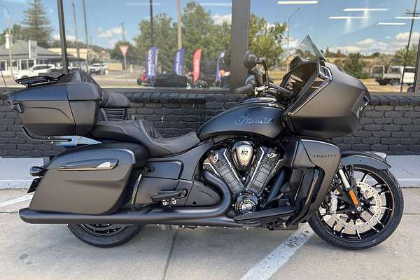 2025 Indian Pursuit Dark Horse 112 Pursuit