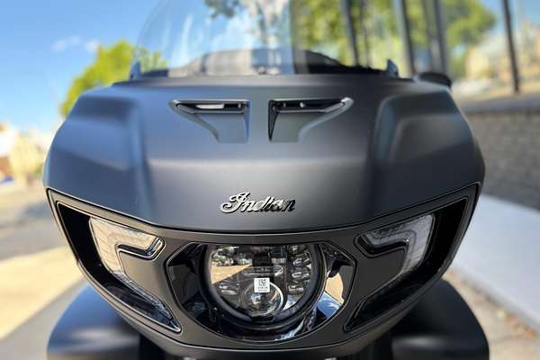 2025 Indian Pursuit Dark Horse 112 Pursuit