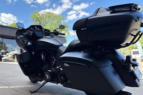 2025 Indian Pursuit Dark Horse 112 Pursuit