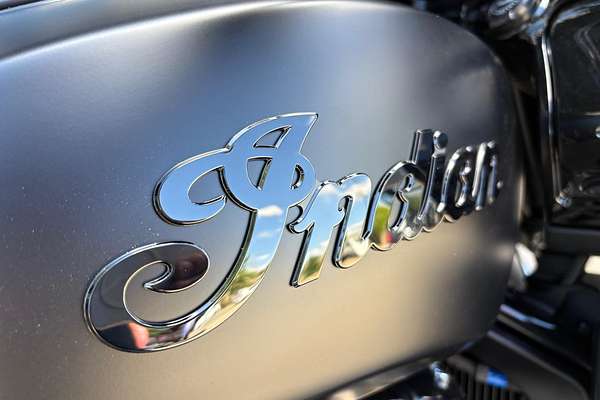 2025 Indian Pursuit Dark Horse 112 Pursuit